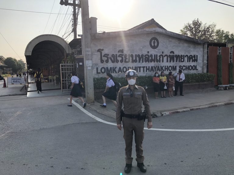 วันนี้ (6 มี.ค.2568) เวลา 07.30 น. ร.ต.ต.พรศักดิ์ จันทะศรี  รอง ส.ว.(ป.)สภ.หล่มเก่า ปฏิบัติหน้าที่หัวหน้าสายตรวจจราจร ออกตรวจสภาพการจราจรหน้าโรงเรียนหล่มเก่าพิทยาคม